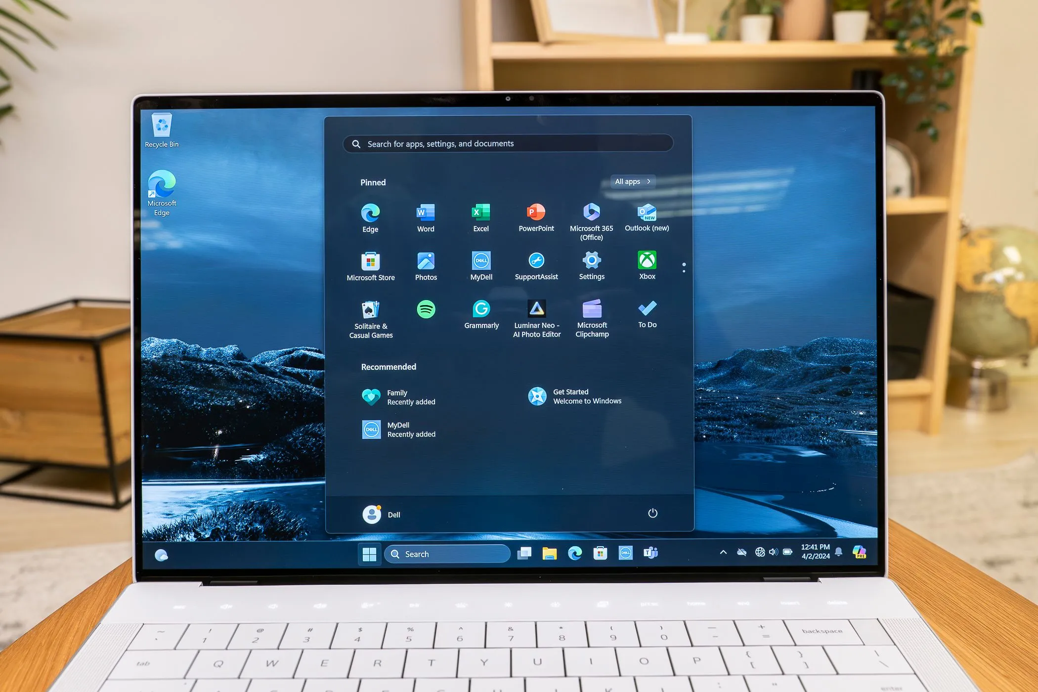Phần &quot;Recommended&quot; trên menu Start của Windows 11 chứa quảng cáo, một trong những lý do game thủ chuyển sang Linux