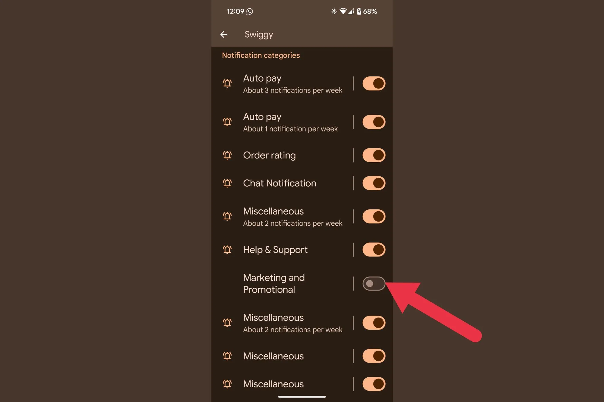 Danh sách chi tiết các kênh thông báo của một ứng dụng trên Android, cho phép người dùng tùy chỉnh từng loại.