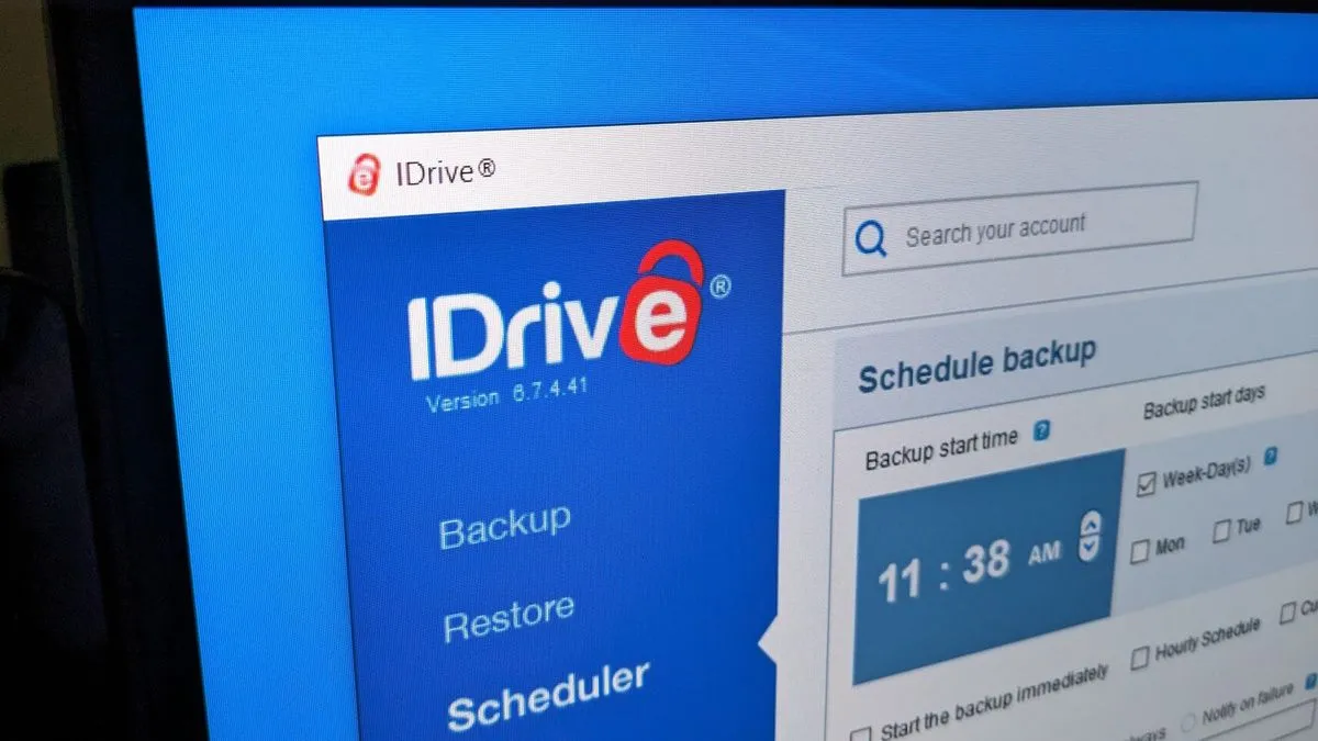 Giao diện IDrive hiển thị trên màn hình máy tính