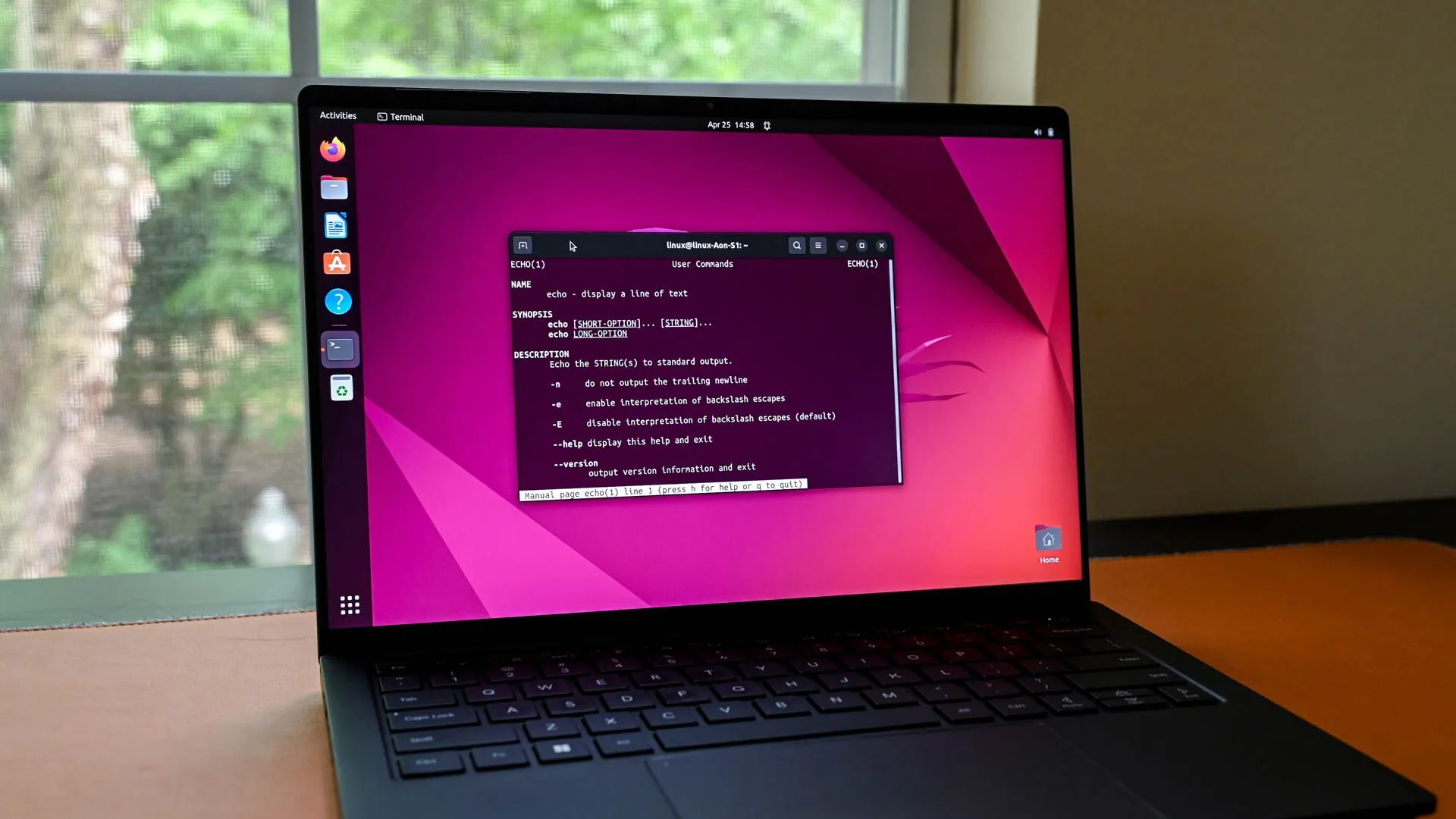 Giao diện Terminal Ubuntu trên laptop, thể hiện sự tiện lợi của WSL khi làm quen với Linux