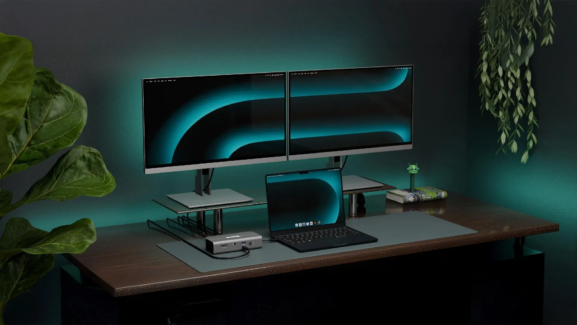 Hub Thunderbolt 5 của Plugable với nhiều cổng kết nối