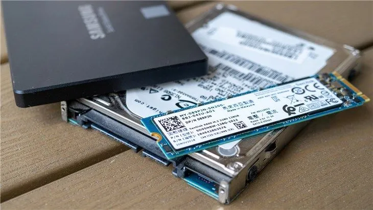So sánh các loại ổ cứng lưu trữ: NVMe SSD tốc độ cao, SSD SATA và HDD truyền thống
