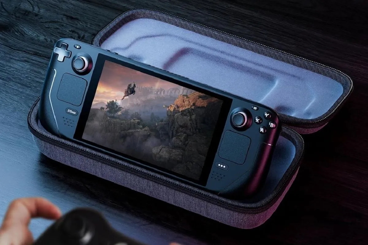 Steam Deck nằm trong hộp đựng JSAUX, màn hình hiển thị trò chơi Elden Ring