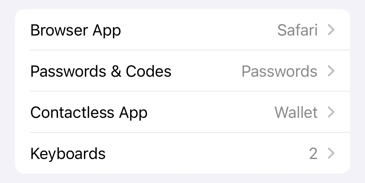 Thiết lập ứng dụng mặc định cho trình duyệt web, điền mật khẩu tự động và thanh toán không tiếp xúc trên iOS